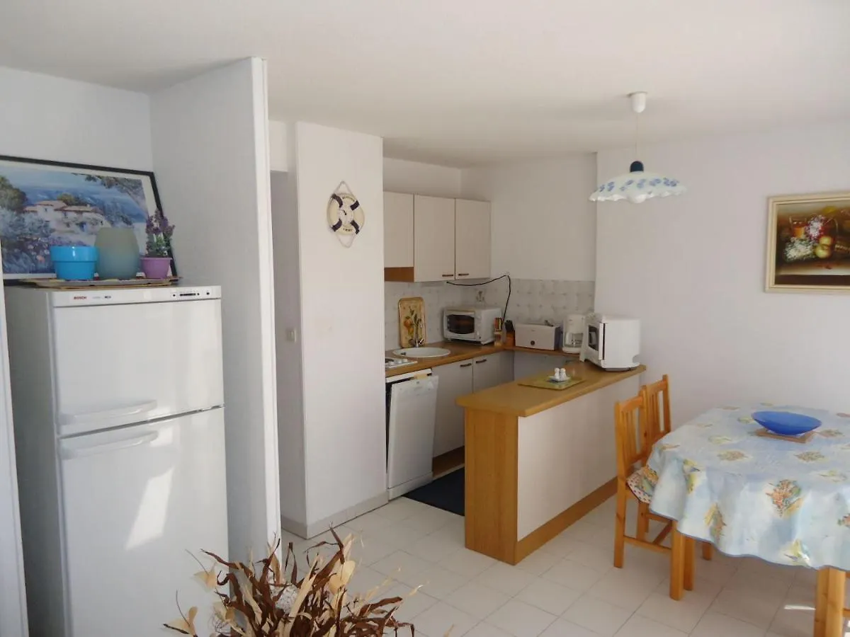 Lägenhet Appartement Climatise Avec Grande Terrasse Plein Sud Cavalaire-sur-Mer Frankrike
