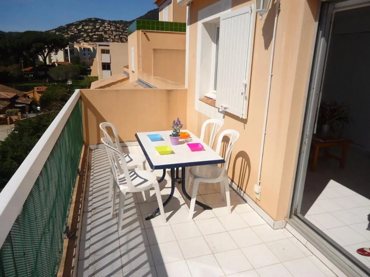 Appartement Climatise Avec Grande Terrasse Plein Sud Cavalaire-sur-Mer France